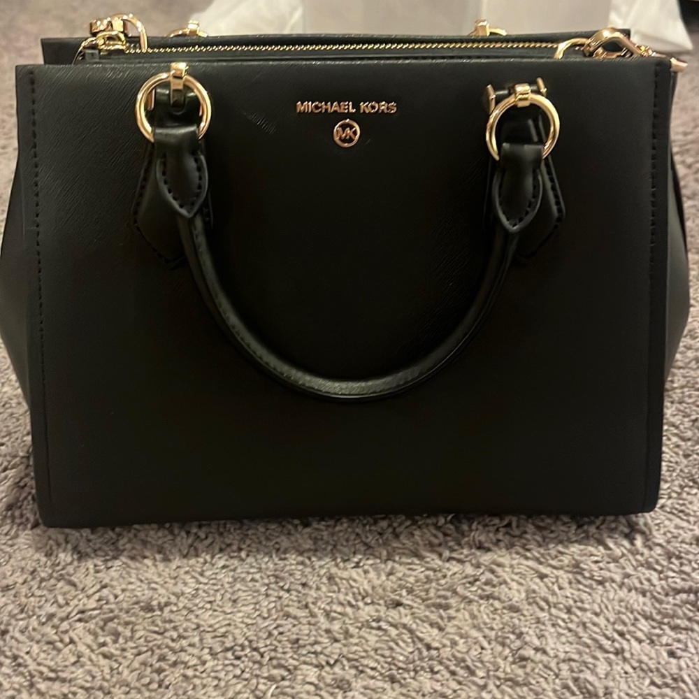 NWOT- Michael Kors small leather Crossbody detachable strap
